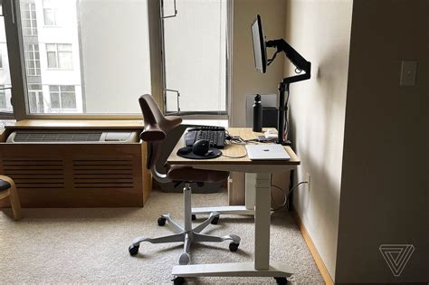 Fully Remi standing desk long